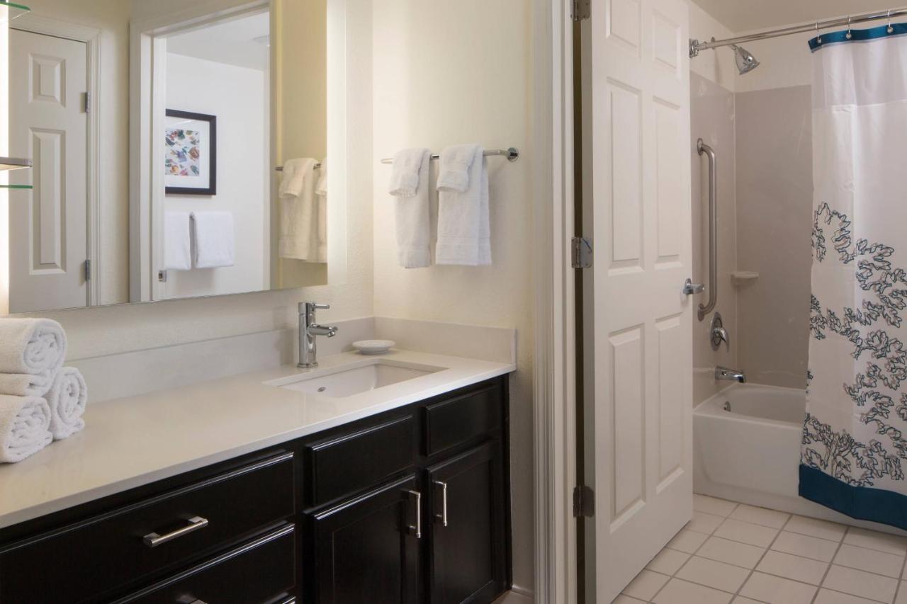 Hotel By Marriott Orlando At Seaworld