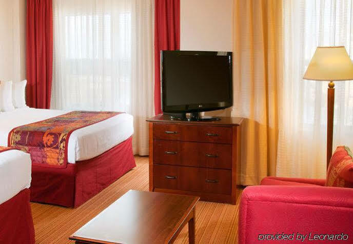 Hotel By Marriott Orlando At Seaworld Williamsburg